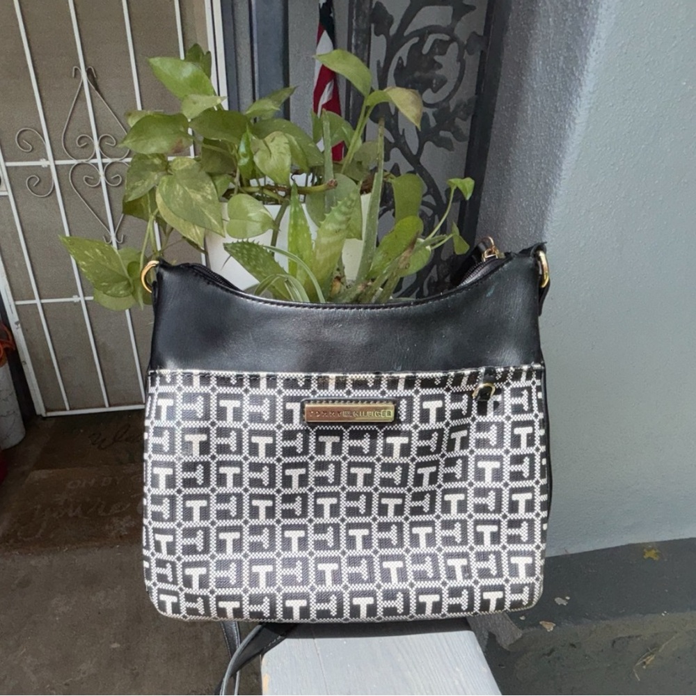 Tommy Hilfiger Crossbody